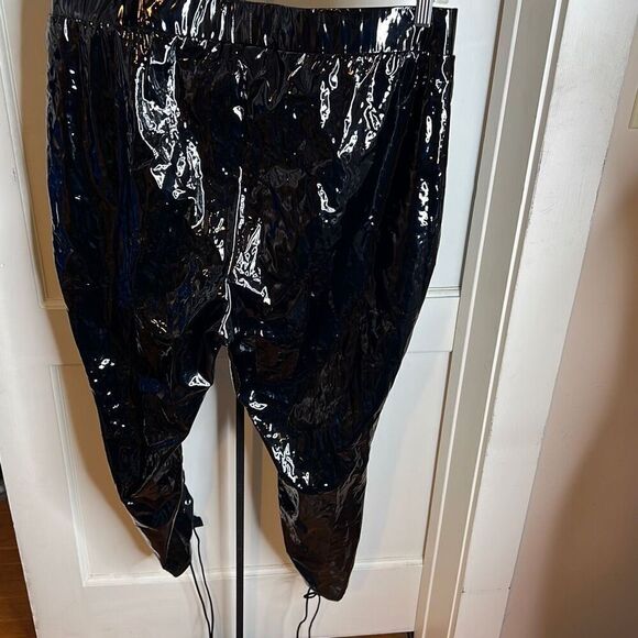 Hot Topic Faux Leather Lace-Up Leggings Size Medium New - Picture 6 of 7